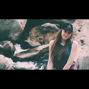 Meet your Posher, Emmi